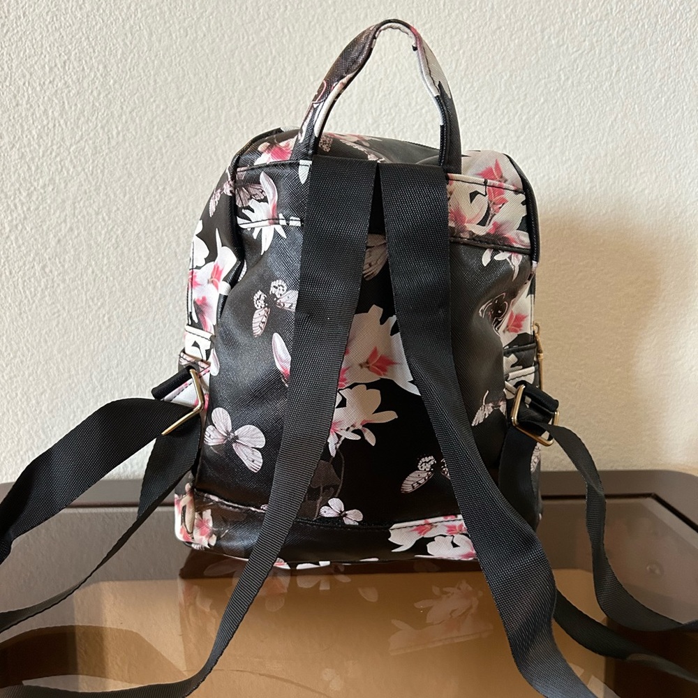 Mini Backpack with Front Pocket - Picture 3 of 6